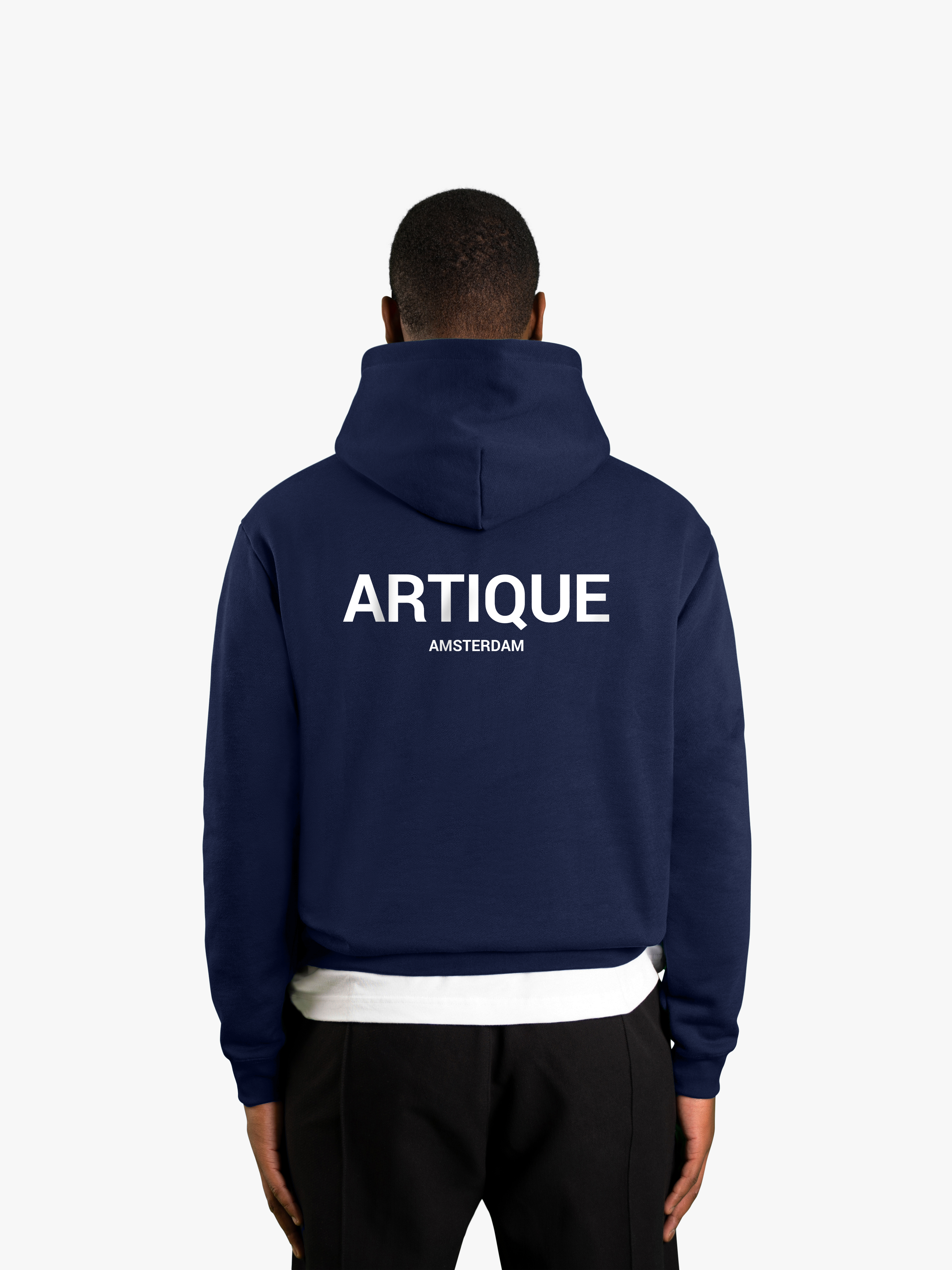 SIGNATURE HOODIE