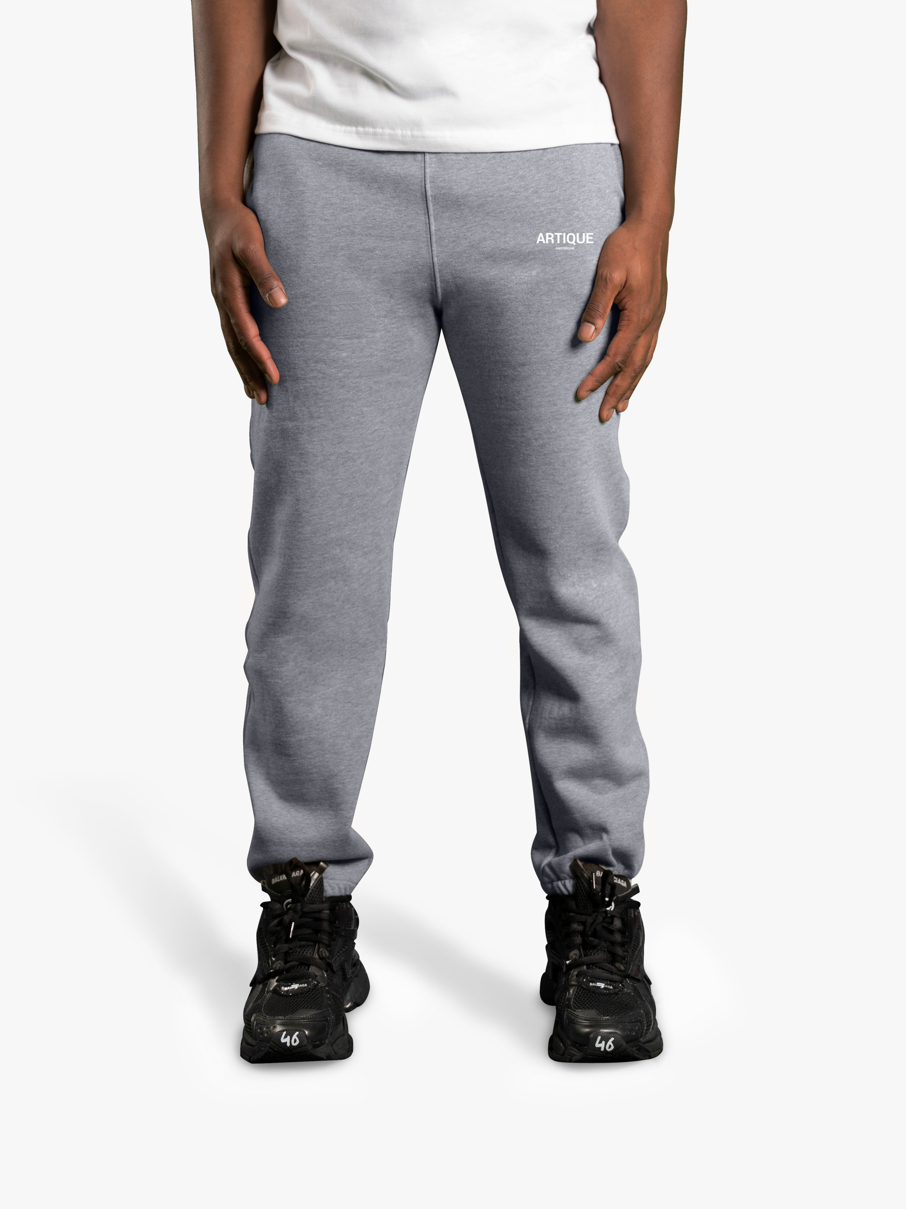 SIGNATURE SWEATPANTS